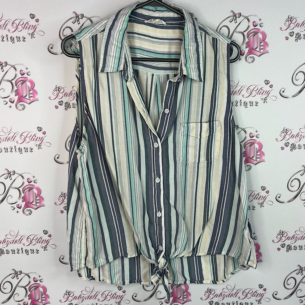 beachlunchlounge tank top tie up bottom Multicolor Striped Button-Down Shirt